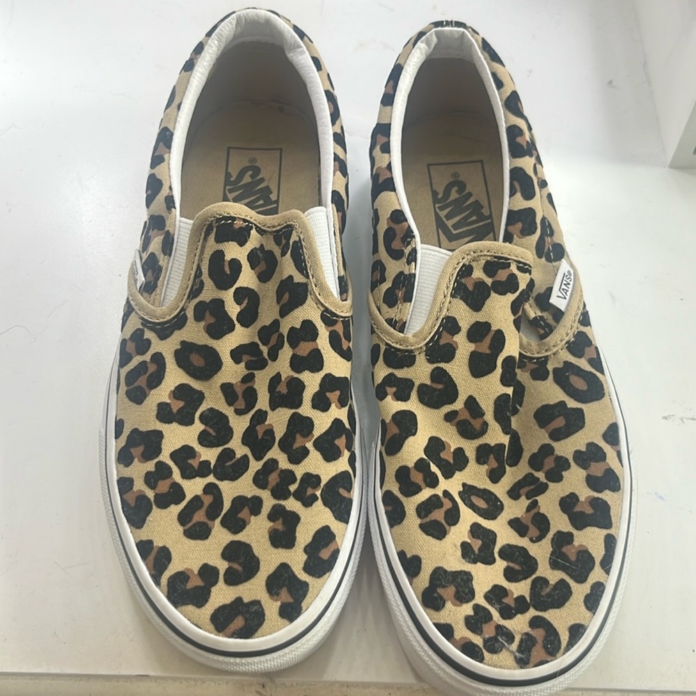 Women’s Slip On Leopard Vans!